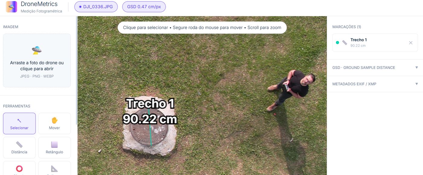 DroneMetrics medindo o diâmetro da tampa: 90,22 cm