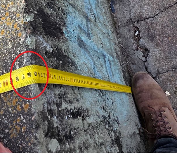 Trena mostrando cerca de 86 cm de desnível